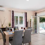 Villa Kobe - Plusholidays