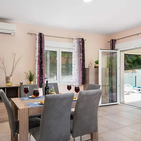 Villa Kobe - Plusholidays
